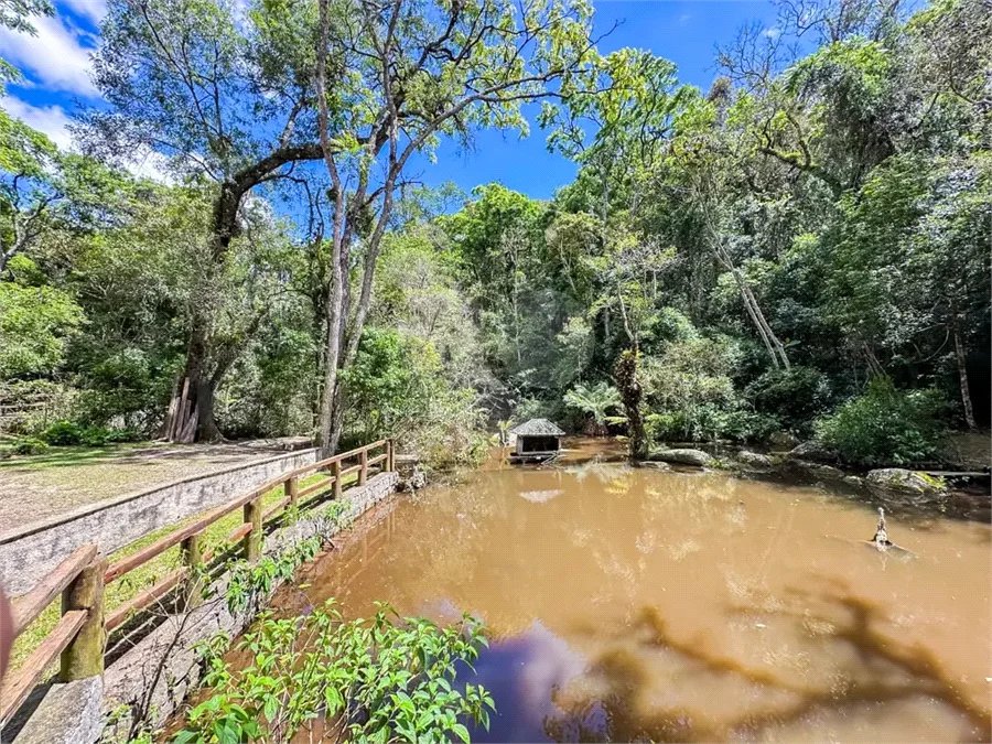 Casa á venda em condominio em Caieiras SP