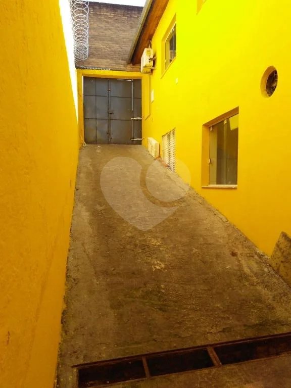 Imóvel Comercial para Venda ou Locação em ótima localização na Rua Palacete das Águias, 300.