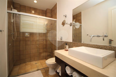 Casa à venda com 6 quartos, sendo 1 suíte, em Brooklin, São Paulo, SP