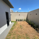 Linda casa a venda no condomínio Villeneuve