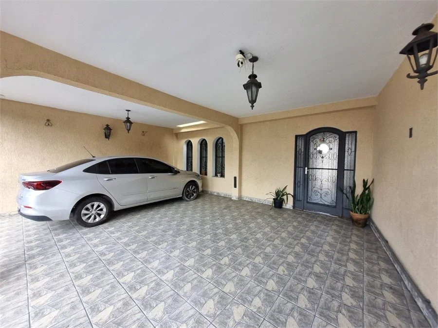 Sobrado à venda com 3 quartos, sendo 1 suíte,  em Jardim Ester Yolanda, São Paulo, SP