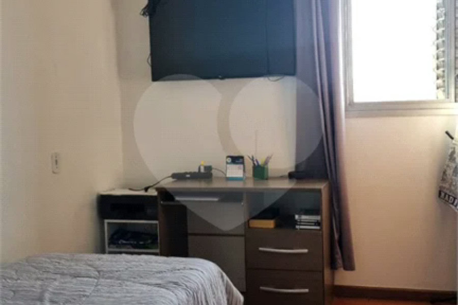 Apartamento á venda - Vila Guarani três dormitórios