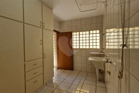 Casa sofisticada à venda em bairro nobre de Atibaia | 3 dormitórios | 408 m²