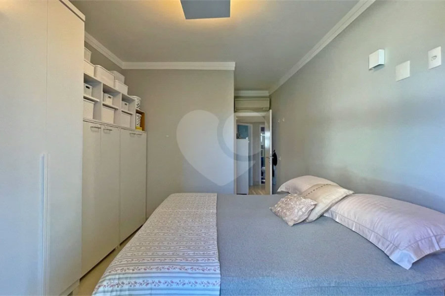 Apartamento à venda com 3 quartos, sendo 2 suítes, em Riviera de São Lourenço, Bertioga, SP