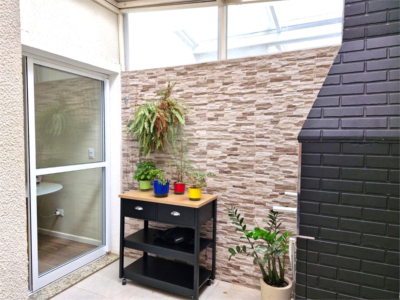 Casa à venda com 2 suítes no condomínio Residencial Living Sabara, São Paulo - SP