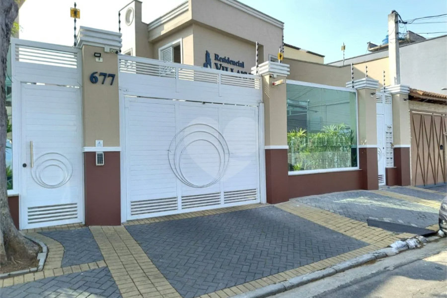 Vende-se Sobrado com 2 Suítes em Condomínio Fechado – Vila Ré