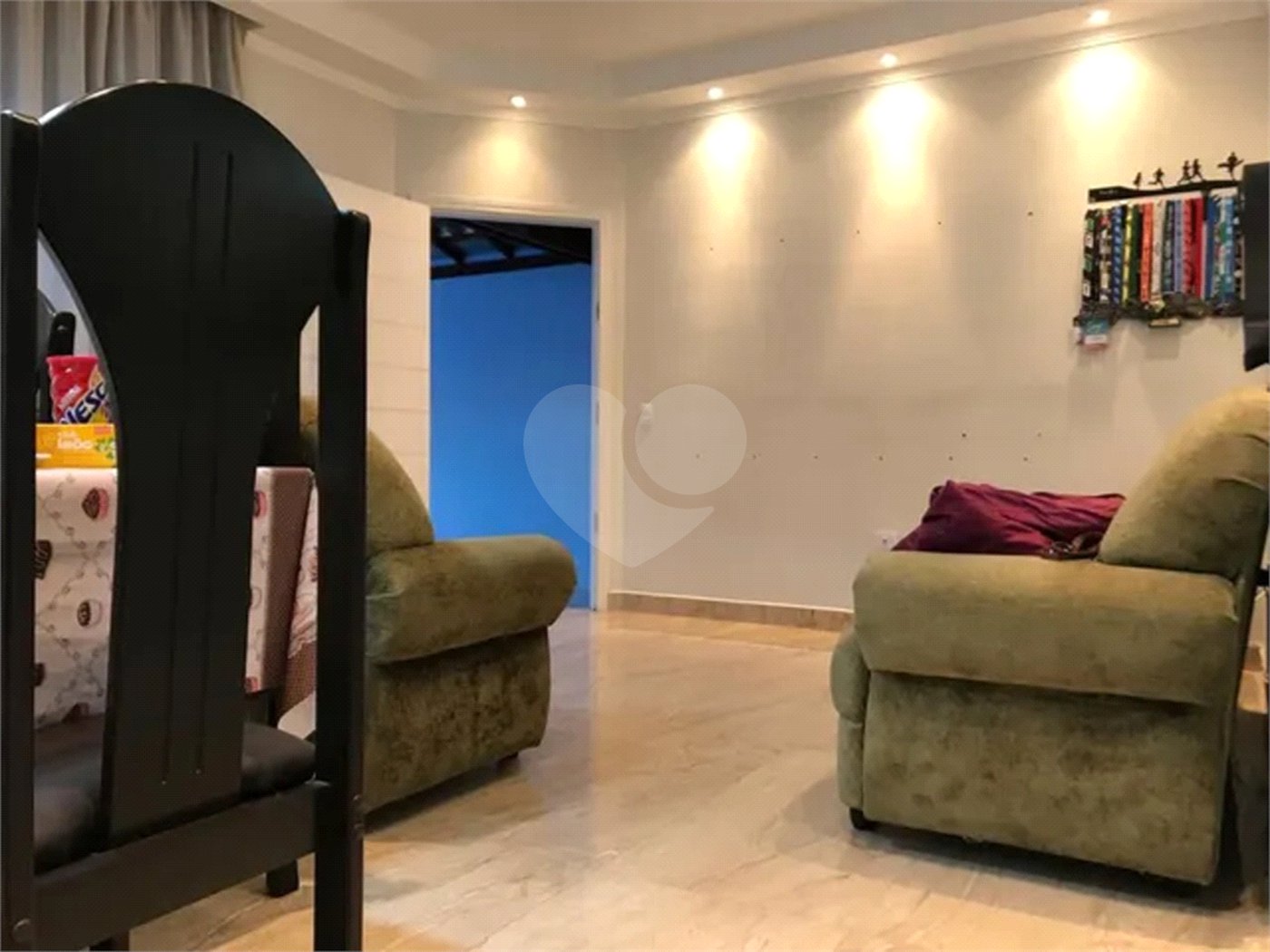CASA A VENDA NO VILA BRANCA COM 3 DORMITORIOS, 2 BANHEIROS, 2 VAGAS, 175M², JACAREÍ/SP.