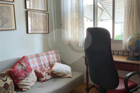 EXCELENTE APARTAMENTO 3DRMS 1STE - AREJADO E ILUMINADO NATURALMENTE