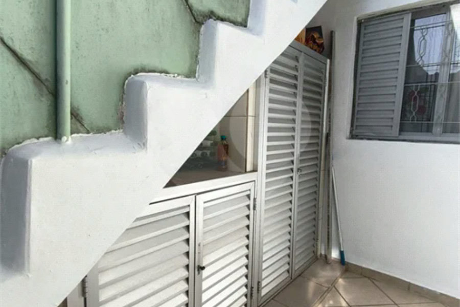 Casa térrea com excelente localização, próxima à Avenida Engenheiro Caetano Álvares.