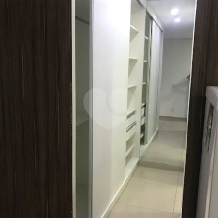 Studio à venda com 39 m² por 429 mil reais a 650 metros da estação Anhangabaú do metrô.