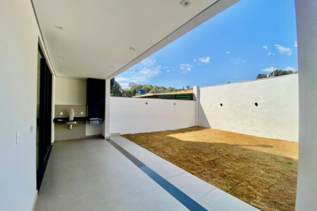 Casa à venda com 3 quartos, sendo 3 suítes, no condomínio Vila Giardino, Jundiaí - SP