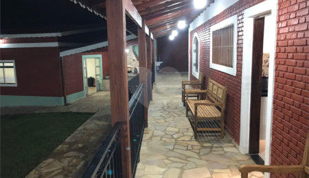 Chácara à venda com 4 quartos, sendo 2 suítes,  em Jardim Estância Brasil, Atibaia, SP