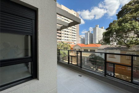 Apartamento aconchegante com terraço e sacada
