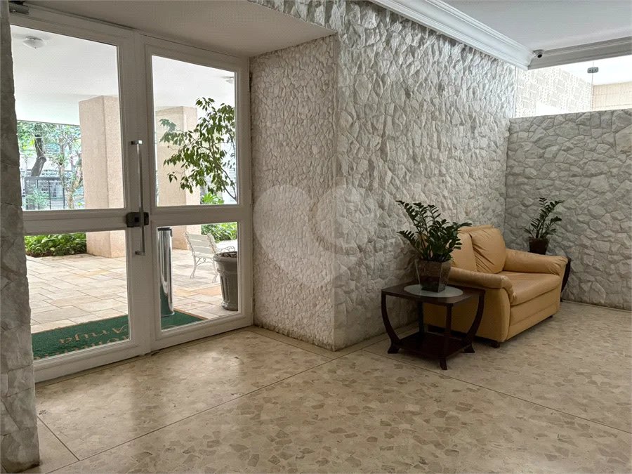 Apartamento Amplo e Mobiliado, 3 Dormitórios, 2 Vagas, Próximo à Paulista