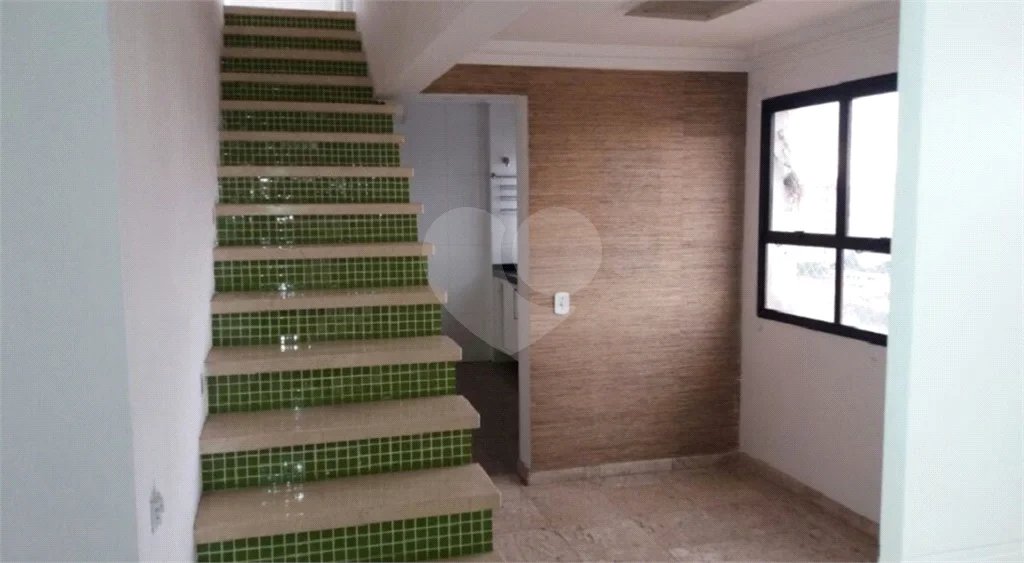 Cobertura duplex à venda na Mooca de 277m² com 3 dormitórios, 1 suíte e 3 vagas.