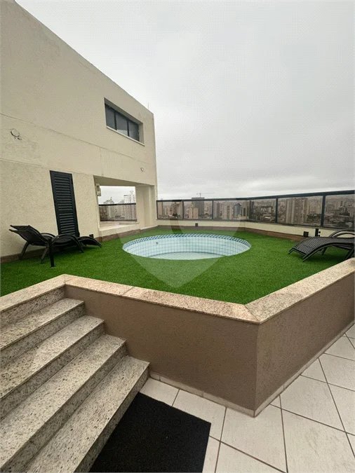 Cobertura duplex à venda na Mooca de 277m² com 3 dormitórios, 1 suíte e 3 vagas.