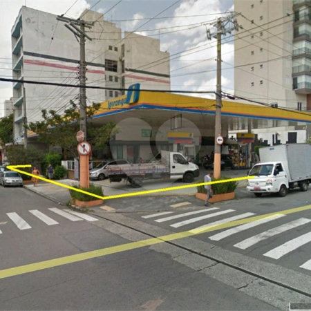 Terreno na Barra Funda. Espaço para posto de gasolina e farmácias em ótima localização