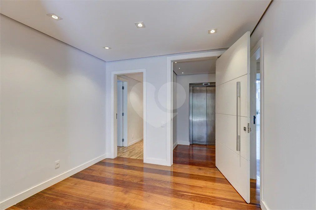 Apartamento no Alto da Boa Vista Condomíno com vasta área verde, lazer e segurança..