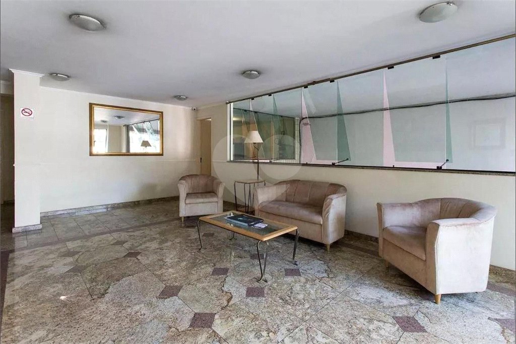 Apartamento à venda na Vila Nova Conceição, mobiliado pronto para morar com varanda e 1 vaga
