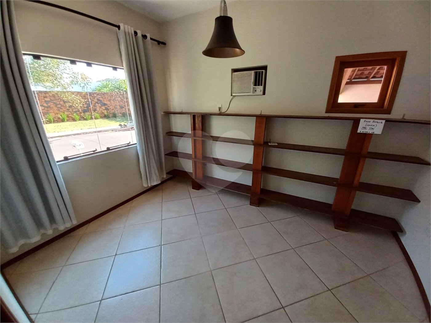 Casa Térrea no Condomínio Damha I,