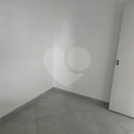 Apartamento com 48m², distribuídos em 2 dormitórios, sala, cozinha e 1 banheiro.