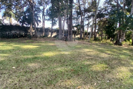 Terreno de 2000m² à Venda no Jardim Estância Brasil