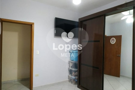 Esta encantadora casa, situada no tranquilo bairro Jardim Bandeirantes, na zona sul de São José dos