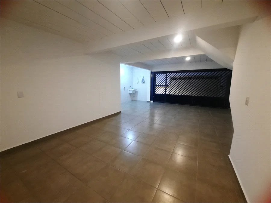 Casa para alugar com 3 quartos, sendo 1 suíte, no condomínio Residencial Sol Francisco, São Paulo - SP