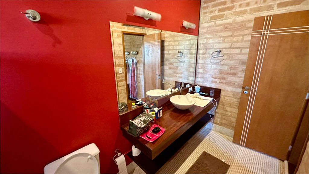 Casa para venda no Condomínio Vivenda do Broa.