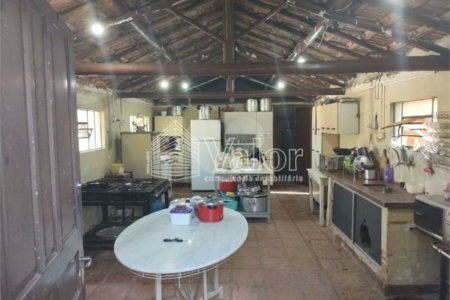 Chácara à venda com 4 quartos, sendo 1 suíte,  em Chácara Leila, São Carlos, SP