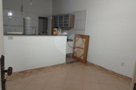 CASA À VENDA – BAIRRO SANTA FELÍCIA