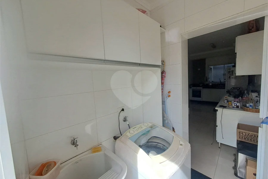 Linda Casa 3 dormitórios com piscina - R$ 950.000,00