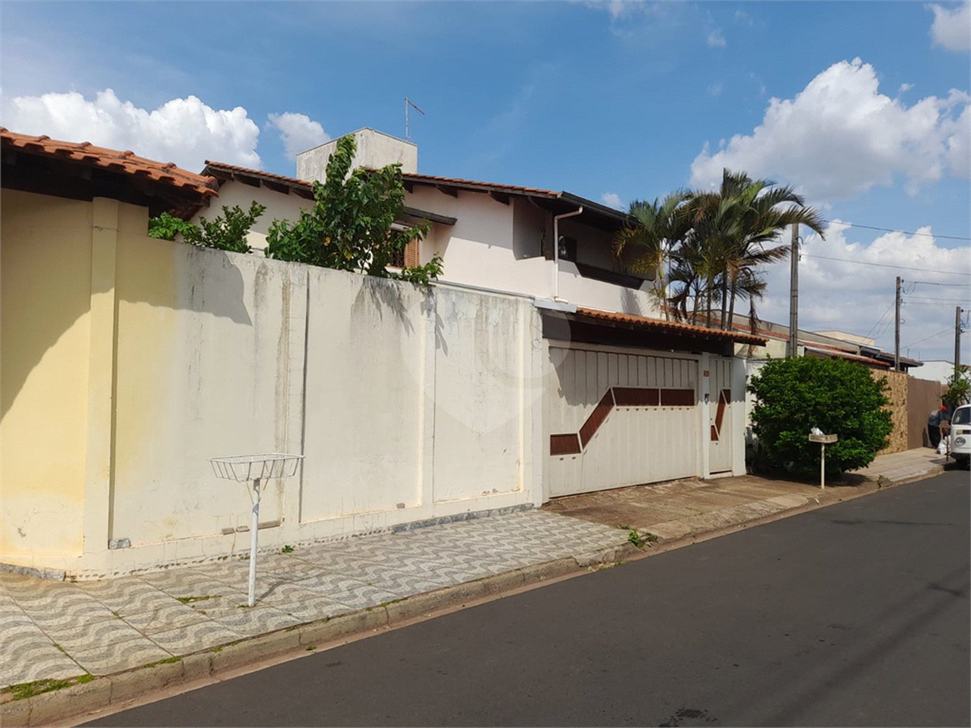 Sobrado à Venda no Parque Fehr – 3 Dormitórios e Área Gourmet em Rua Tranquila