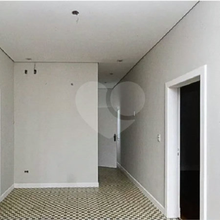 Sobrado à venda no Belenzinho de 208 m² com 6 dormitórios, 4 banheiros e 2 vagas