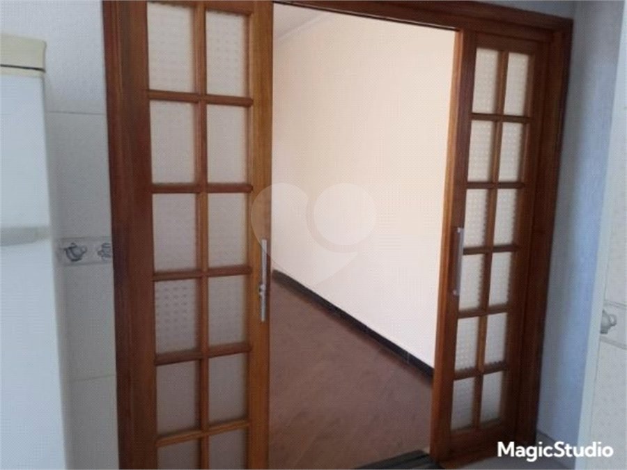 Casa com 400m², 2 dormitórios, 2 vagas de garagem, à venda na Vila Matilde.