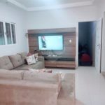 Casa térrea com 2 dormitórios.
