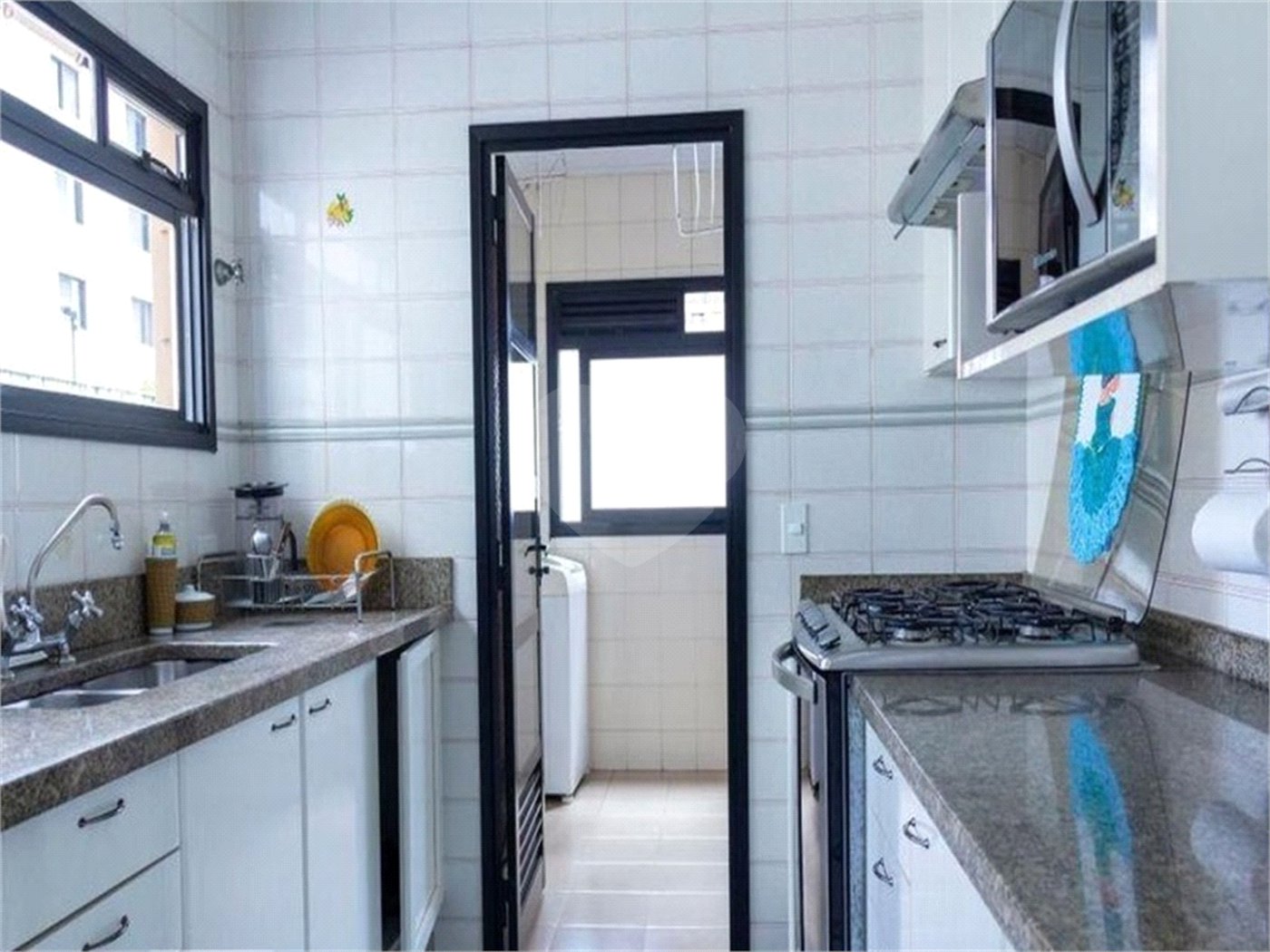 Apartamento com 04 Dorm 04 Suítes 04 Vagas na Saúde para venda ou locação.