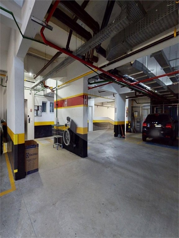 Apartamento Duplex com 1 Quarto e 2 Banheiros á Venda 60m² em Bela Vista - SP.