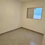 Apartamento de 01 Dormitório na Vila Caiçara — 200 m do Mar