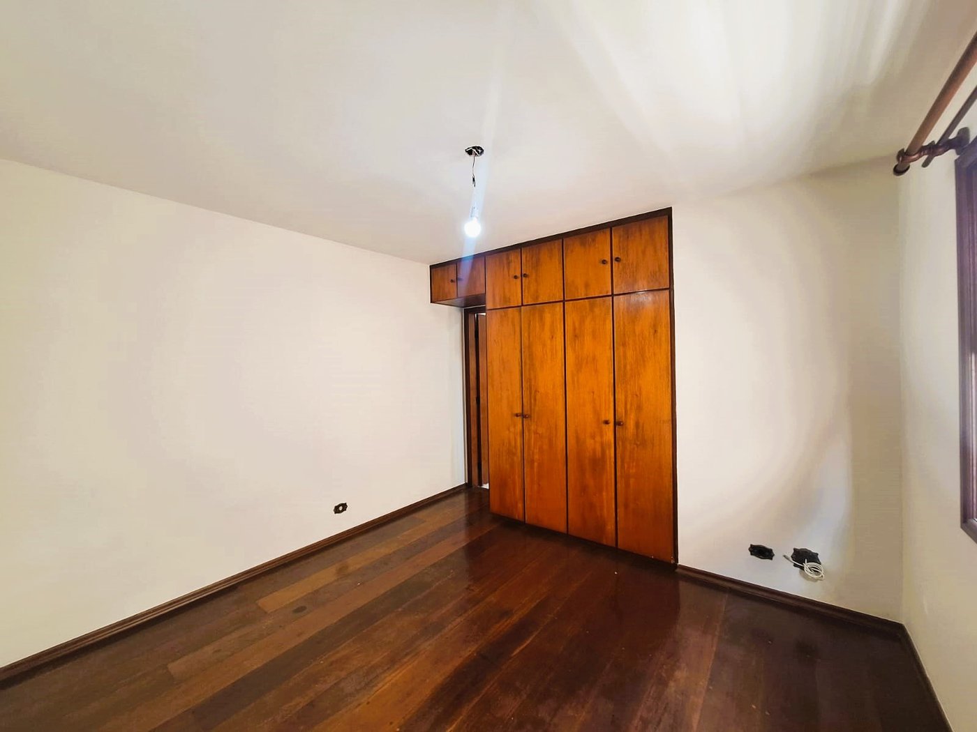 Casa à venda com 4 suítes, sendo 1 suíte externa, no Jardim Bonfiglioli, São Paulo - SP