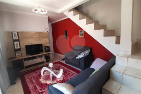 Casa sobrado no Jardim das Torres Prolongamento