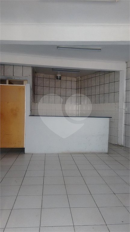 Casa térrea + Sala Comercial na Vila Prado.