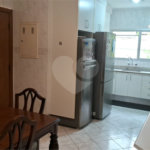 Apartamento a venda na Aclimação com 4 dormitórios e 2 vagas.