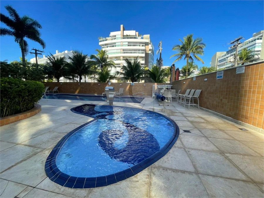 Apartamento à venda ou para alugar com 3 quartos, sendo 1 suíte,  em Riviera de São Lourenço, Bertioga, SP