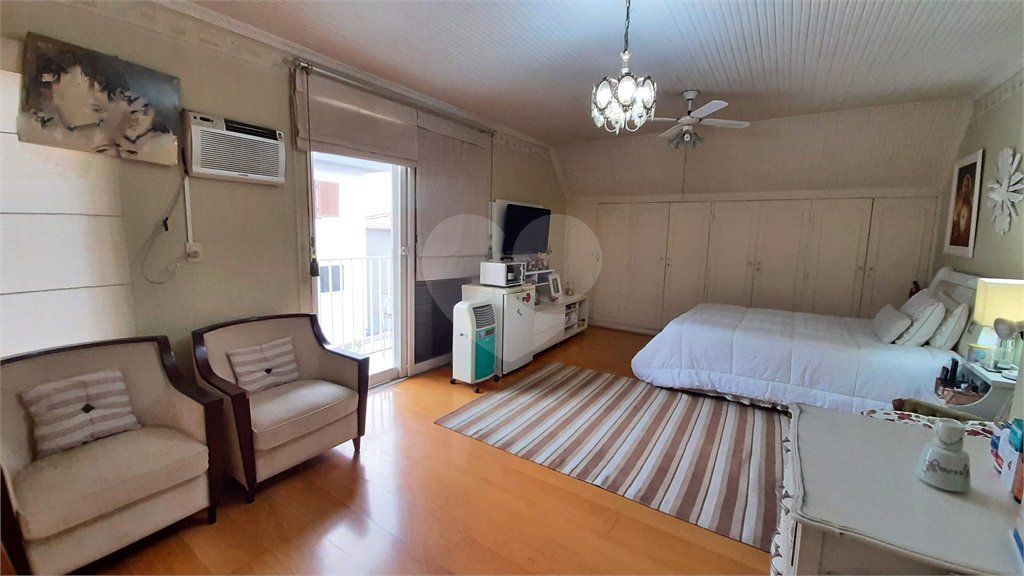 Casa de Vila à venda com 4 quartos, sendo 3 suítes, em Brooklin Velho, São Paulo, SP