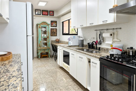 Apartamento com 3 suítes á venda no Condomínio Chácara Alto da Boa Vista, São Paulo - SP
