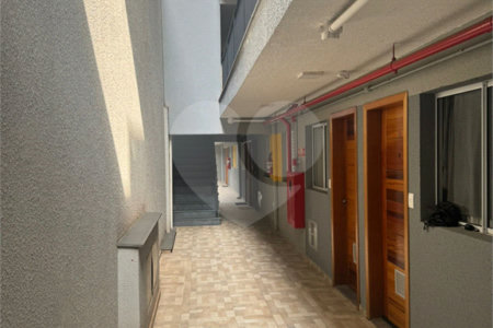 Apartamento 2 dormitórios c/ quintal privativo próximo ao futuro Metrô Anália Franco