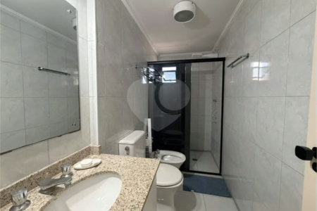 Apartamento com 1 dormitório com 1 vaga de garagem