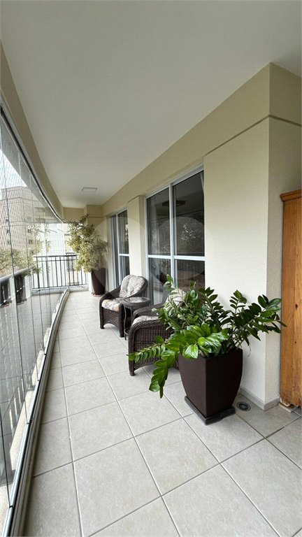 Apartamento à venda com 4 quartos, sendo 3 suítes, em Cambuci, São Paulo, SP