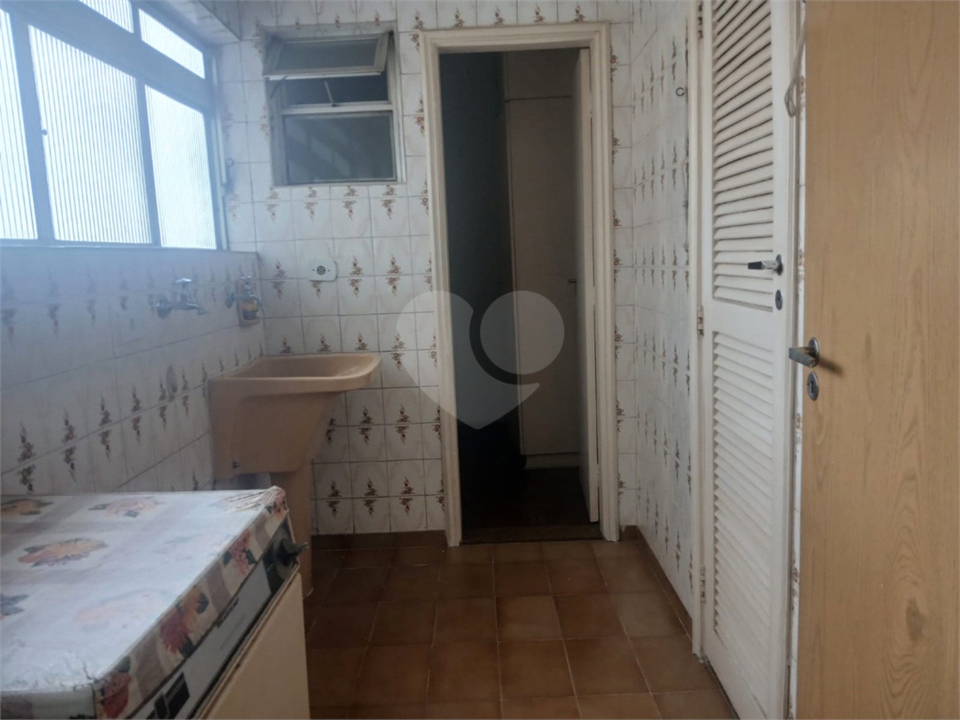 Apartamento a venda com porteira fechada no Belem com 95m com 03 dormitórios espaçoso sendo um suíte, 2 vagas. Aceita Permuta.